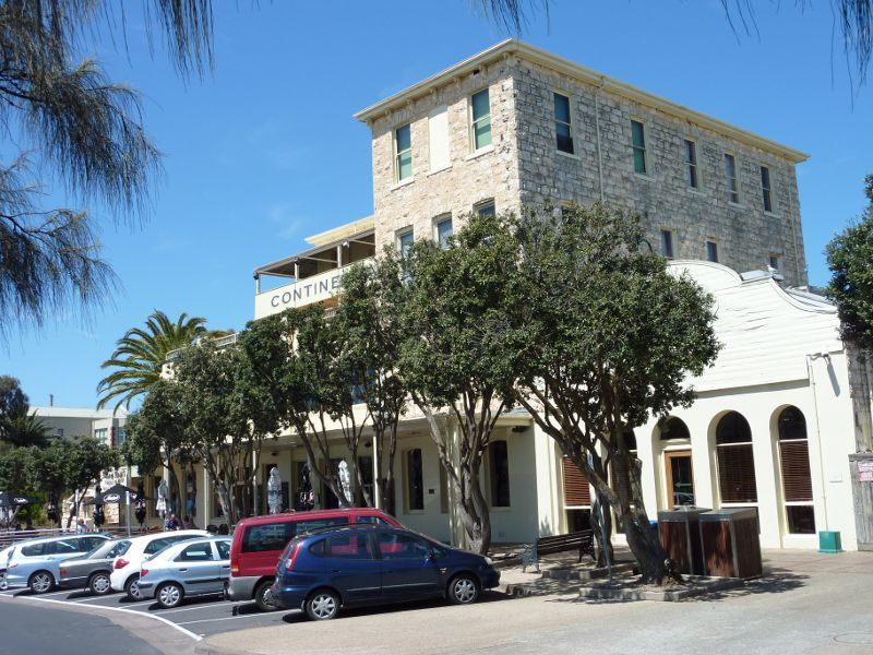 Sorrento - Shops and commercial centre, Ocean Beach Road: Continental Hotel fronting Ocean Beach Rd