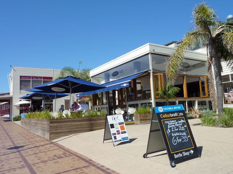 Sorrento - Shops and commercial centre, Ocean Beach Road: Shells Cafe, south side of Ocean Beach Rd