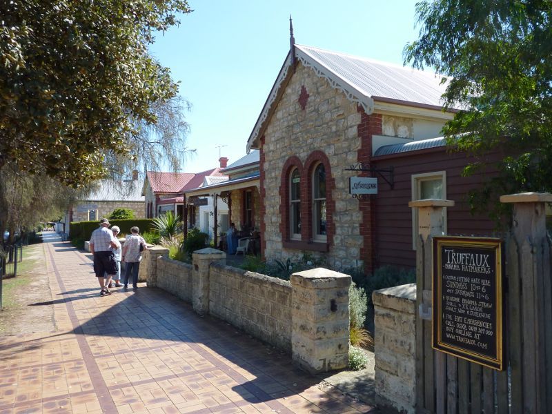 Sorrento - Shops and commercial centre, Ocean Beach Road: Antique shop and gallery, north side of Ocean Beach Rd, east of Melbourne Rd