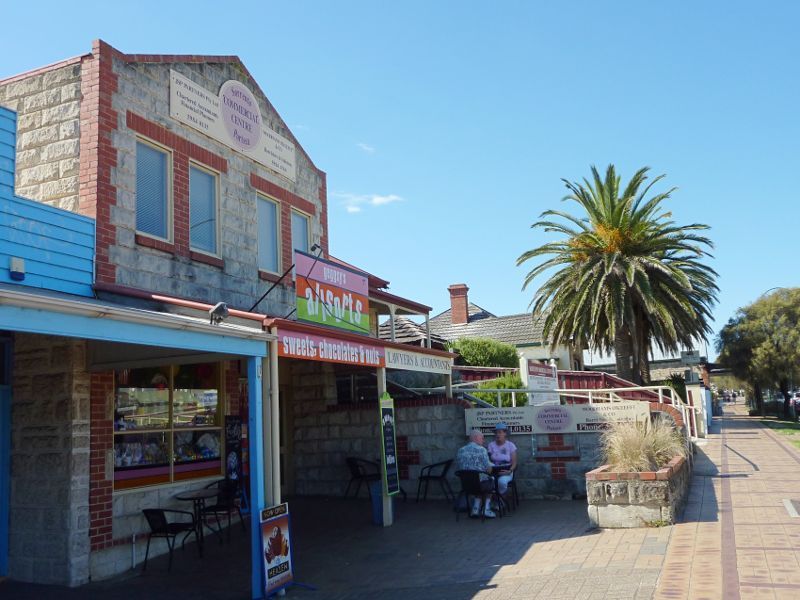 Sorrento - Shops and commercial centre, Ocean Beach Road: Shops along north side of Ocean Beach Rd, east of Melbourne Rd