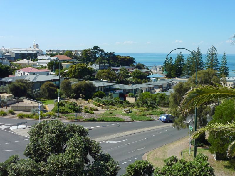 Sorrento - Point Nepean Road: North-easterly view at corner of Pt Nepean Rd and Constitution Av