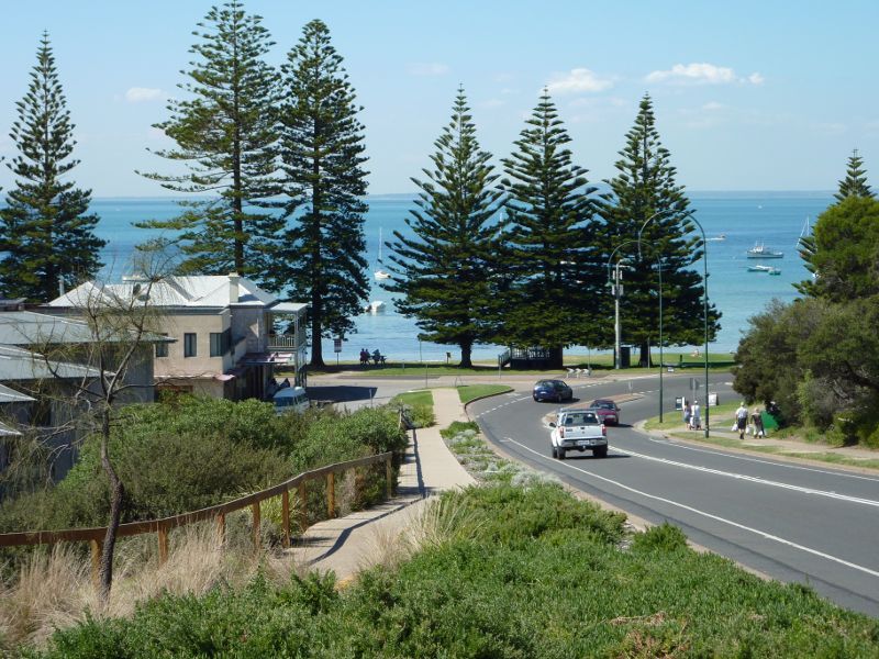 Sorrento - Point Nepean Road: View east along Pt Nepean Rd towards Esplanade
