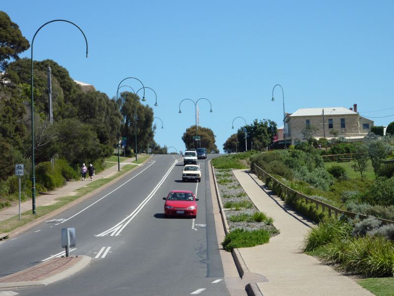 Sorrento - Point Nepean Road: View west along Pt Nepean Rd towards Ocean Beach Rd