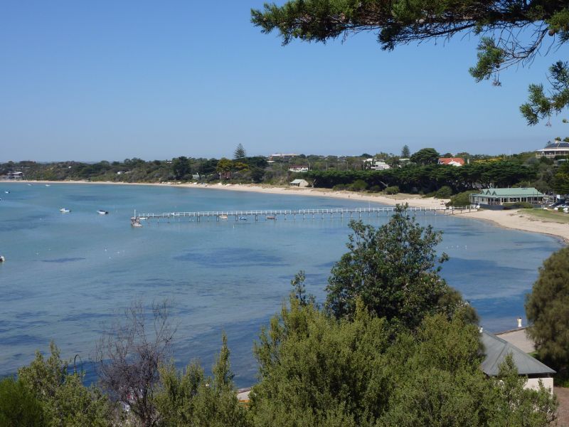 Sorrento - Views from cliffs above Policemans Point: South-easterly view along Sorrento Front Beach