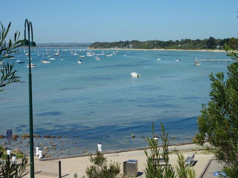 Sorrento - Views from cliffs above Policemans Point: South-easterly view across Sorrento Front Beach