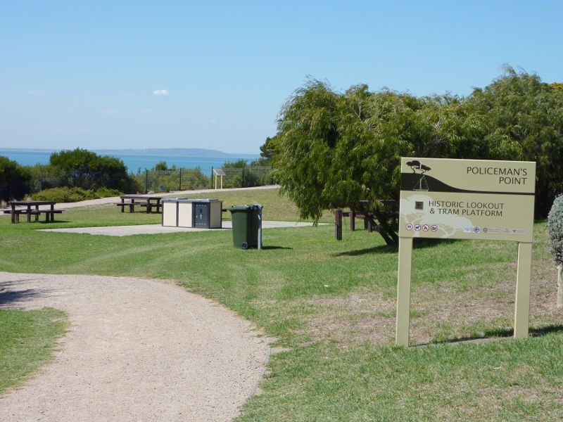Sorrento - Views from cliffs above Policemans Point: BBQ area and park at northern end of Esplanade