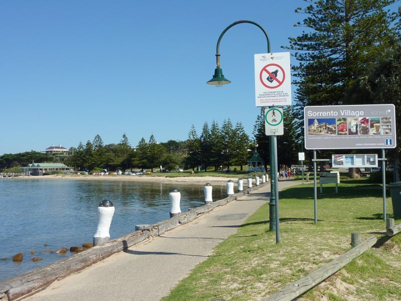 Sorrento - Policemans Point and Sorrento Pier: Southerly view towards Sorrento Front Beach from Policemans Point