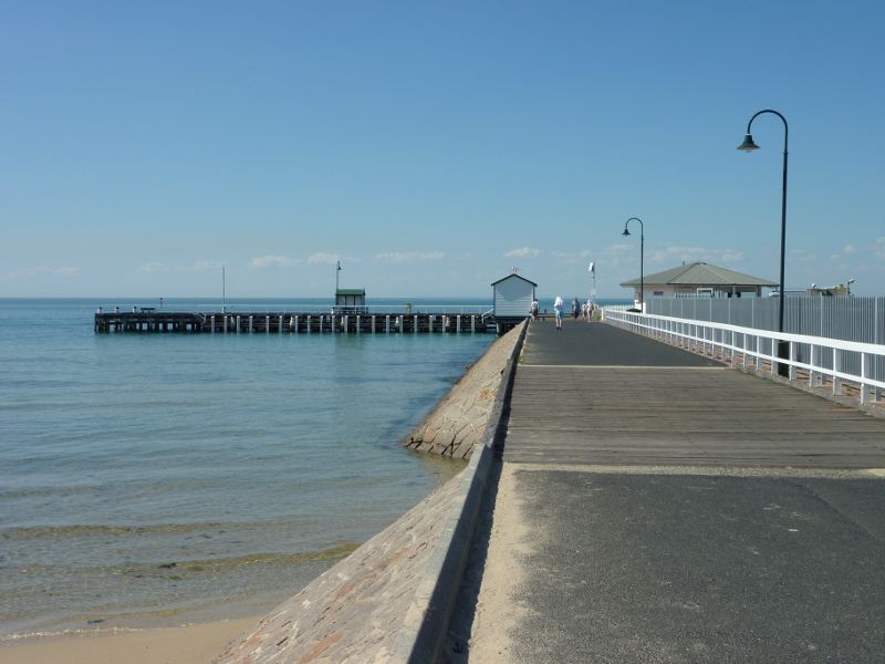 Sorrento - Policemans Point and Sorrento Pier: View along Sorrento Pier at entrance