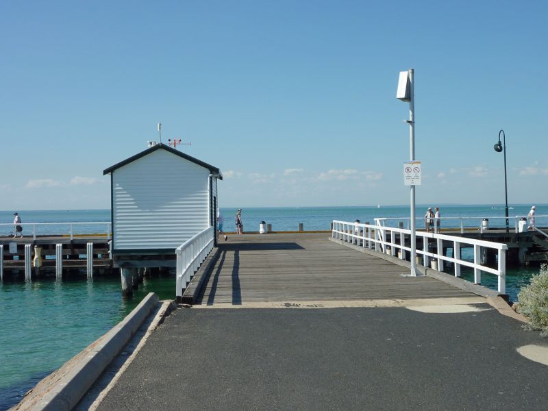 Sorrento - Policemans Point and Sorrento Pier: View along Sorrento Pier