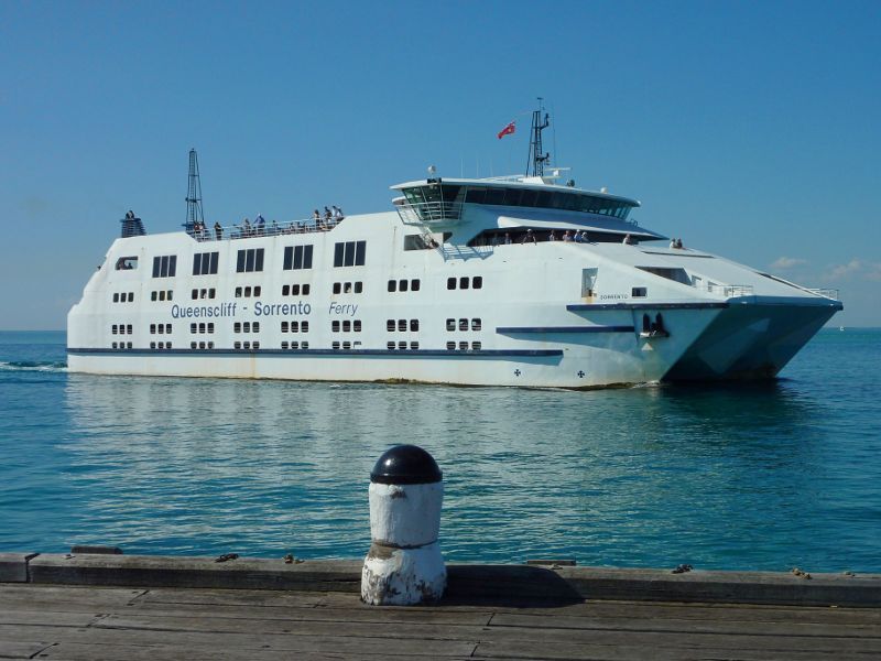 Sorrento - Policemans Point and Sorrento Pier: View of Queenscliff-Sorrento Ferry from pier