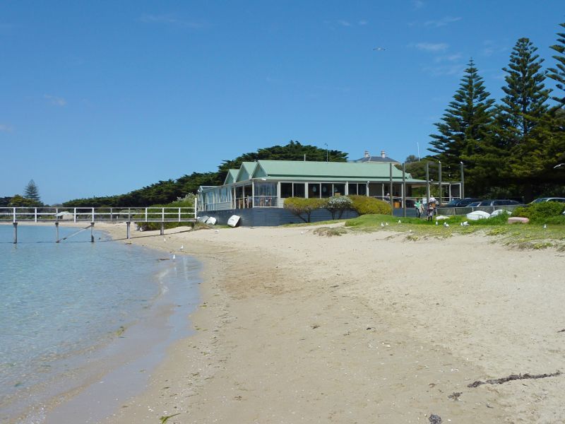 Sorrento - Western end of Sorrento Front Beach: View south-east along beach towards The Baths Restaurant and jetty