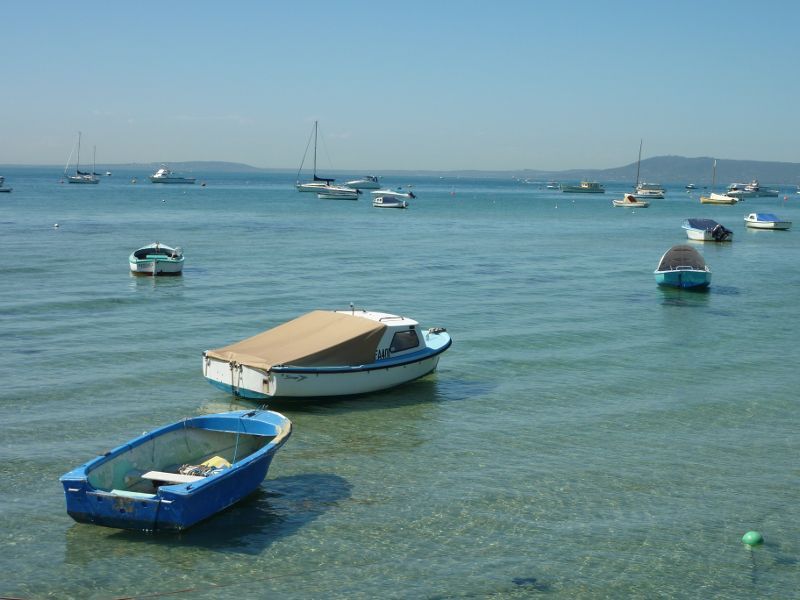 Sorrento - Western end of Sorrento Front Beach: Boats viewed from the jetty