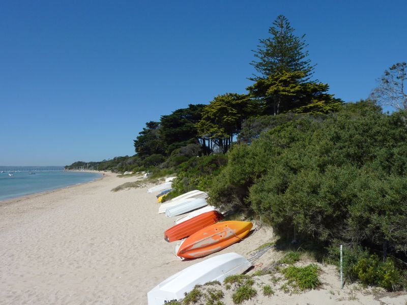 Sorrento - Sorrento Front Beach opposite St Pauls Road: South-easterly view along beach