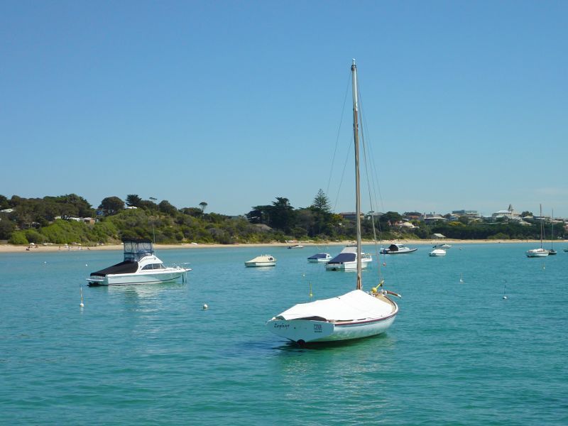 Sorrento - Sorrento Front Beach at Sorrento Sailing Couta Boat Club: Westerly view from jetty