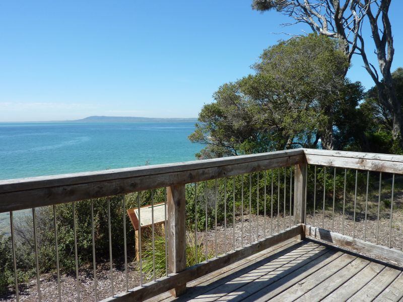 Sorrento - Eastern Sister and Collins Settlement Historic Site, Port Phillip: Lookout at tip of Eastern Sister