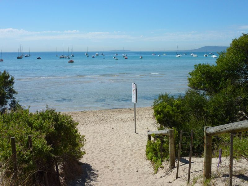 Sorrento - Camerons Bight, Port Phillip: Pathway down to beach