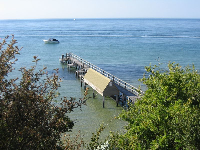 Sorrento - Point King, Port Phillip: View from coastal path down to jetty on west side of Point King