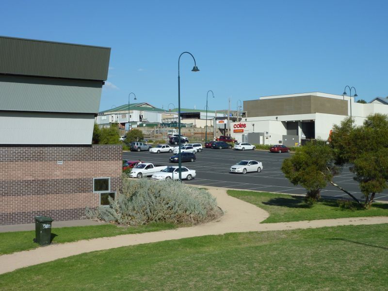 Sorrento - David MacFarlan Reserve, Morce Avenue: View from side of Sorrento Community Centre towards car park