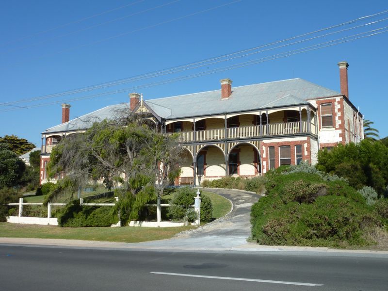Sorrento - Around Sorrento: Whitehall Guesthouse, Ocean Beach Rd