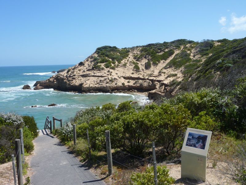 Sorrento - Diamond Bay, Bass Strait: Pathway from car park down to beach