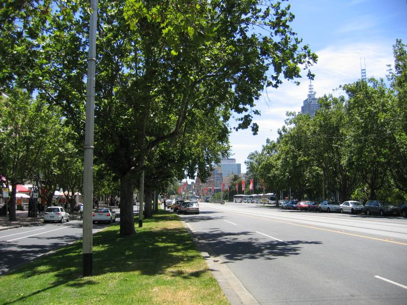 Southbank - St Kilda Road: View north along St Kilda Road at National Gallery of Victoria
