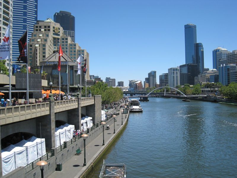 Southbank - Southbank Promenade and Yarra River: Westerly view along Yarra River towards Southgate and Evan Walker Bridge