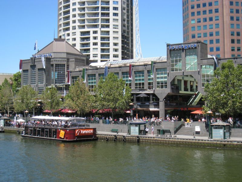 Southbank - Southbank Promenade and Yarra River: Southbank Promenade at Southgate