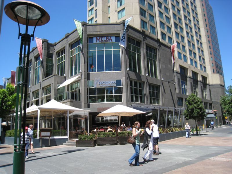 Southbank - Southbank Promenade and Yarra River: Southbank Promenade at northern end of Southgate Av