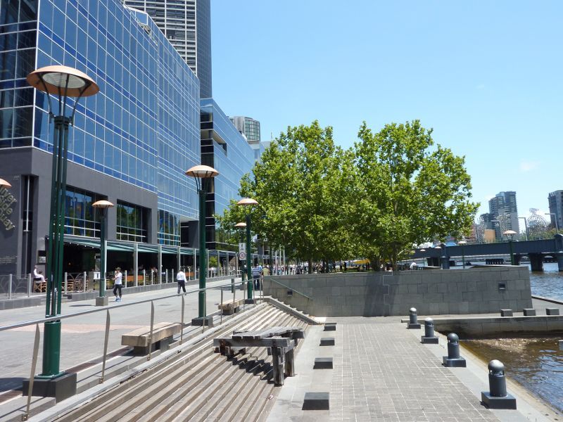 Southbank - Southbank Promenade and Yarra River: View west along Southbank Promenade opposite Riverside Quay Reserve