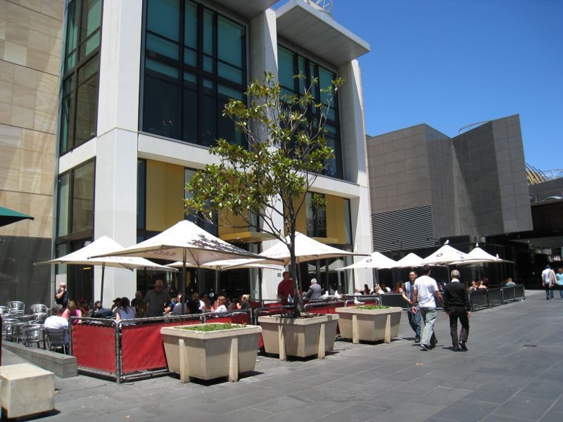 Southbank - Yarra Promenade and Yarra River: Restaurants along Yarra Promenade at Crown Entertainment Complex