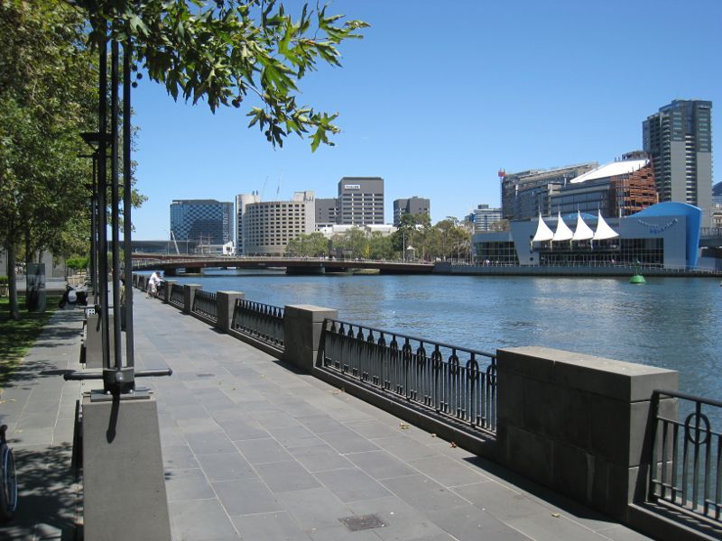 Southbank - Yarra Promenade and Yarra River: View west along Yarra Promenade and Yarra River towards Kings Bridge