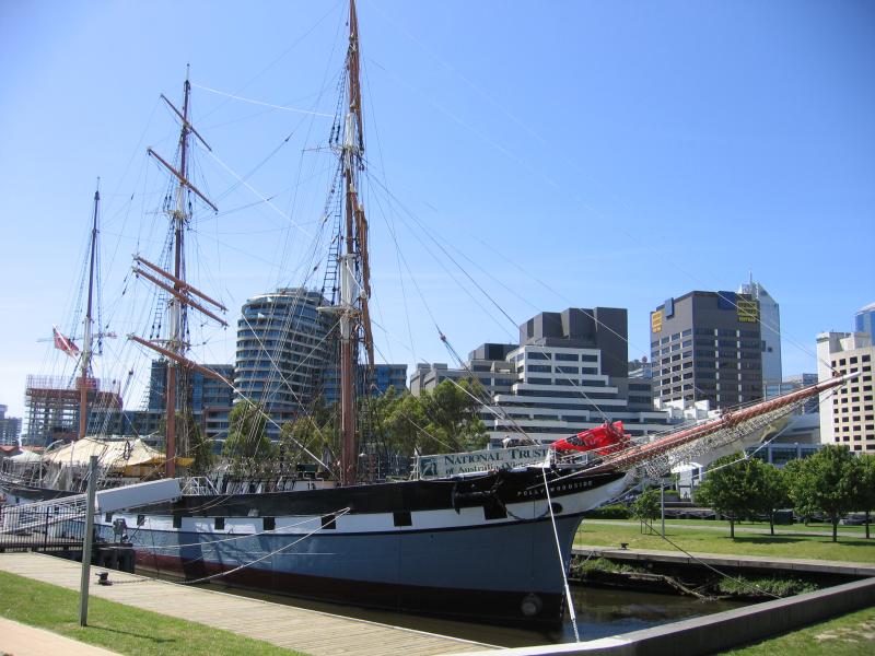 Southbank - South Wharf: Polly Woodside at Dukes Dock