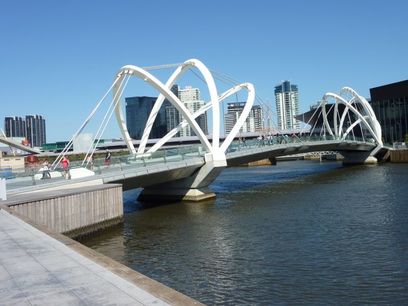Southbank - South Wharf: Seafarers Bridge viewed from Flinders Wharf