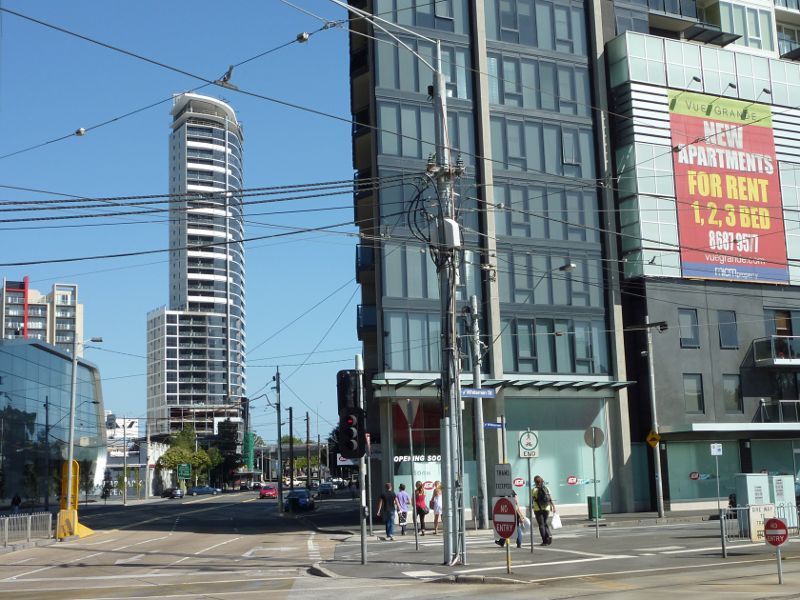 Southbank - Clarendon Street: View south along Clarendon St at Whiteman St