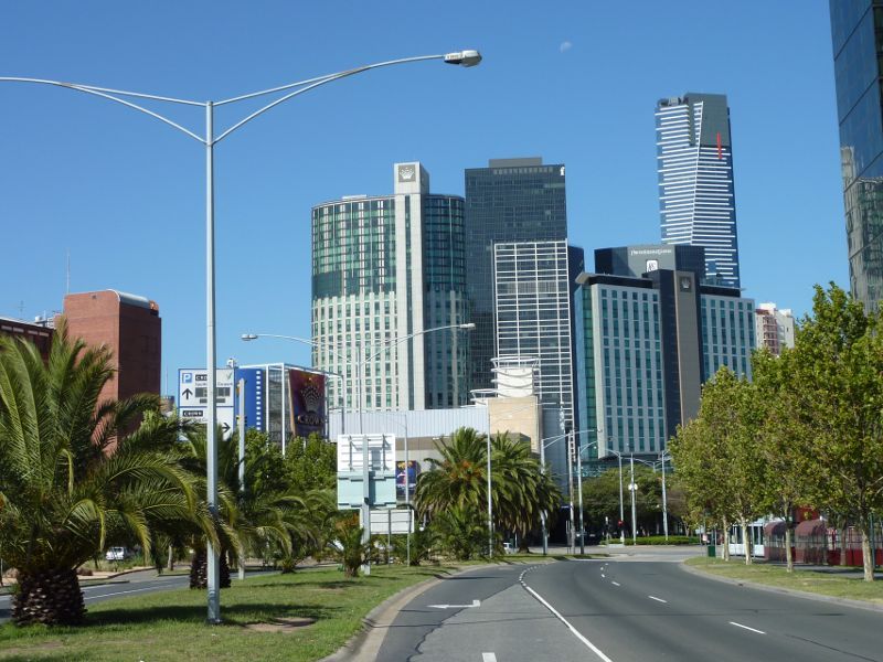 Southbank - Normanby Road and Whiteman Street: View north-east along Normanby Rd towards Clarendon St
