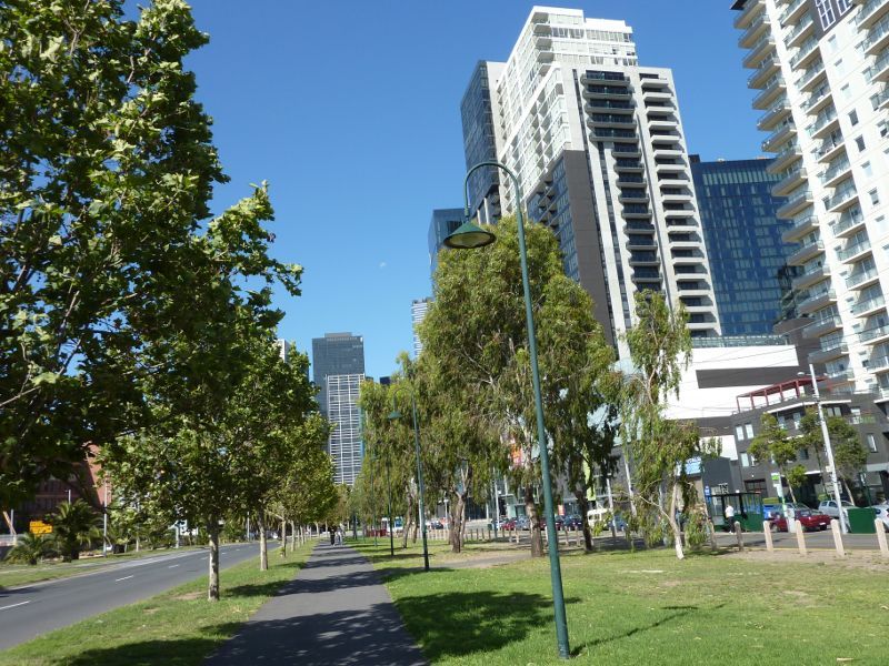Southbank - Normanby Road and Whiteman Street - View north-east through Normanby Road Reserve