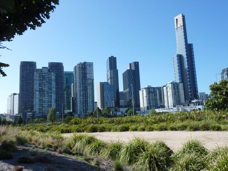 Southbank - Southbank Boulevard, Sturt Street and Grant Street: Northerly view towards Southbank buildings from park at corner of Sturt St and Power St