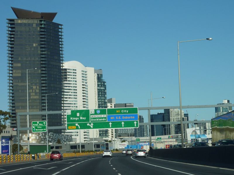 Southbank - West Gate Freeway: View east along West Gate Fwy approaching Kings Way and Montague St exits