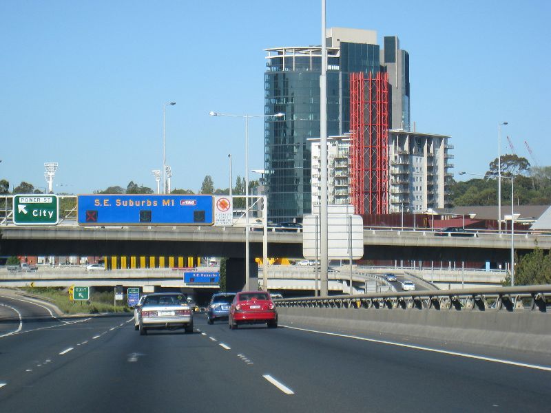 Southbank - West Gate Freeway: View east along West Gate Fwy towards Power St exit and Burnley Tunnel