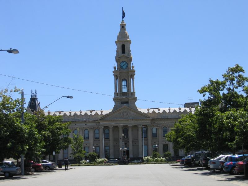 South Melbourne - South Melbourne Town Hall and surroundings, Bank Street: View north along Perrins St towards Bank St and Town Hall
