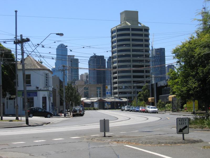 South Melbourne - Park Street area: View north along Eastern Rd at Park St