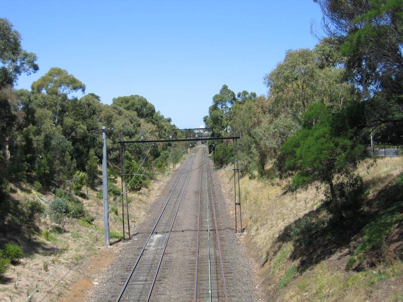 South Melbourne - Park Street area: View south along tram line, Park St near Ferrars St