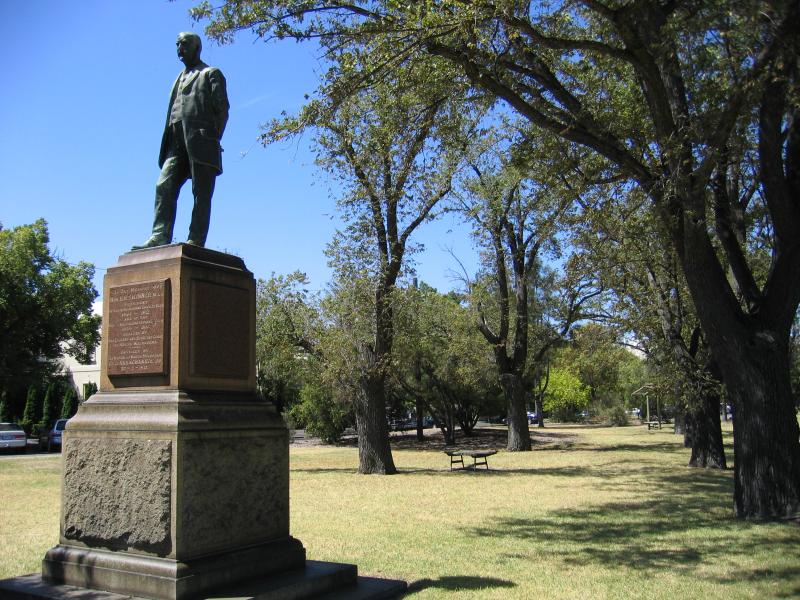 South Melbourne - Albert Road area bordering Albert Park: H.H. Skinner memorial statue at gardens on corner of Clarendon St and Albert Rd