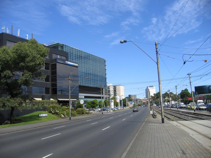 South Melbourne - Kings Way area: View south-east along Kings Way at Sturt St
