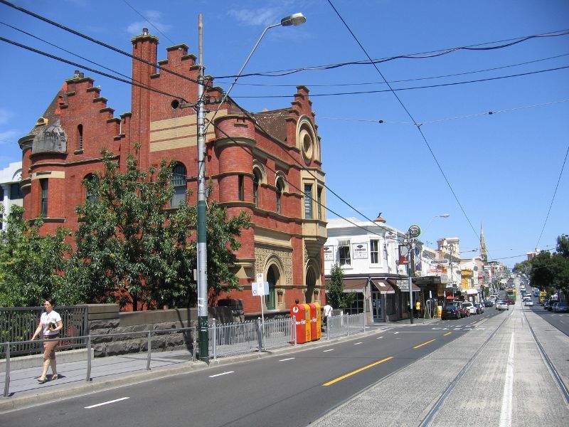 South Yarra - Shops along Toorak Road: View west along Toorak Rd towards old South Yarra post office and Osborne St