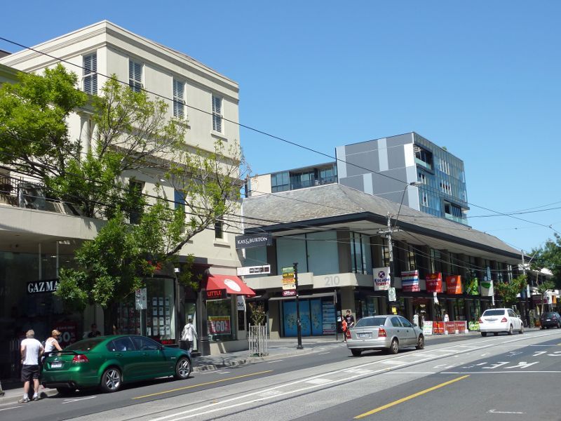 South Yarra - Shops along Toorak Road: View west along Toorak Rd towards Chambers St