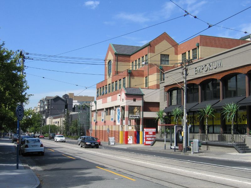 South Yarra - Chapel Street: View south along Chapel St, just south of Alexandra Av