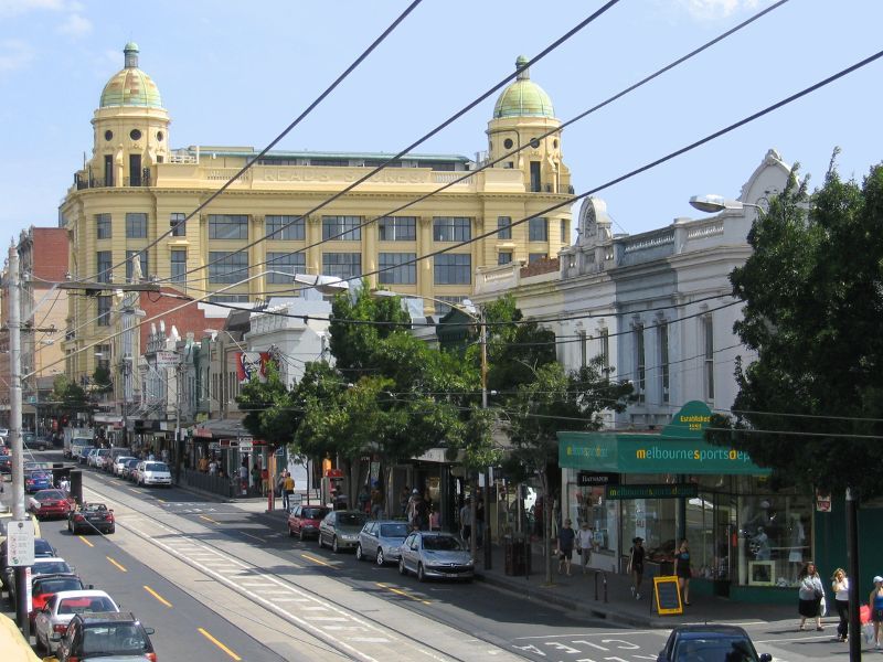 South Yarra - Chapel Street: View south along Chapel St at Barry St