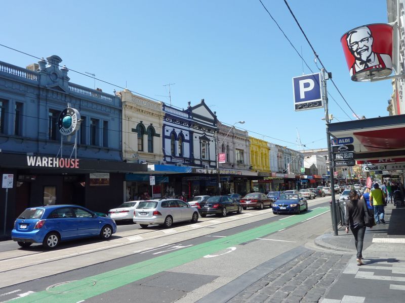 South Yarra - Chapel Street: View south along Chapel St at Elizabeth St