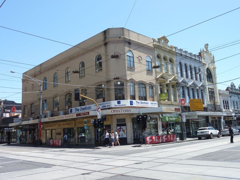 South Yarra - Chapel Street: Northern corner of Chapel St and Commercial Rd